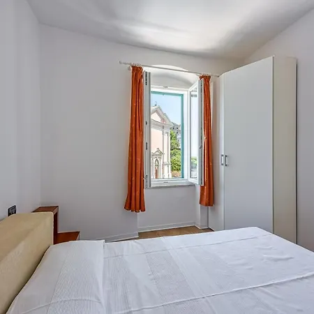 Astra 2 Harbour View - Happy Apartment
