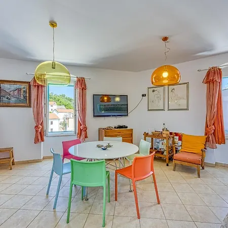 Astra 2 Harbour View - Happy Apartamento *